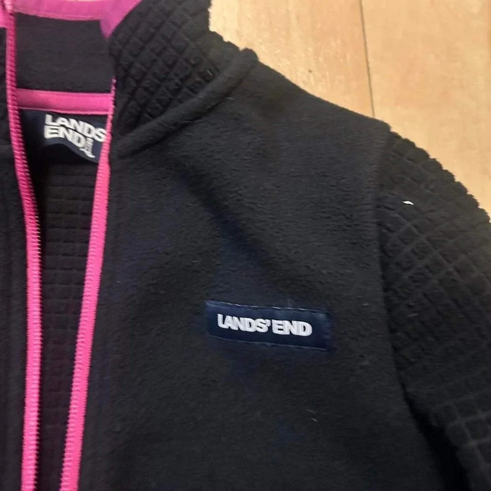 Girls purple/black spring coat lands and‎ size 6/7 EUC no rips stains or holes